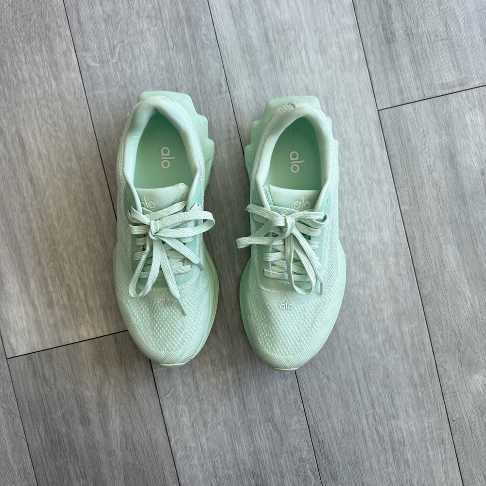 All Yoga Runner Spearmint Running Shoes - Picture 5 of 6